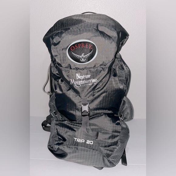 Osprey Trip 20 Daypack metal grey great condition - Picture 1 of 9